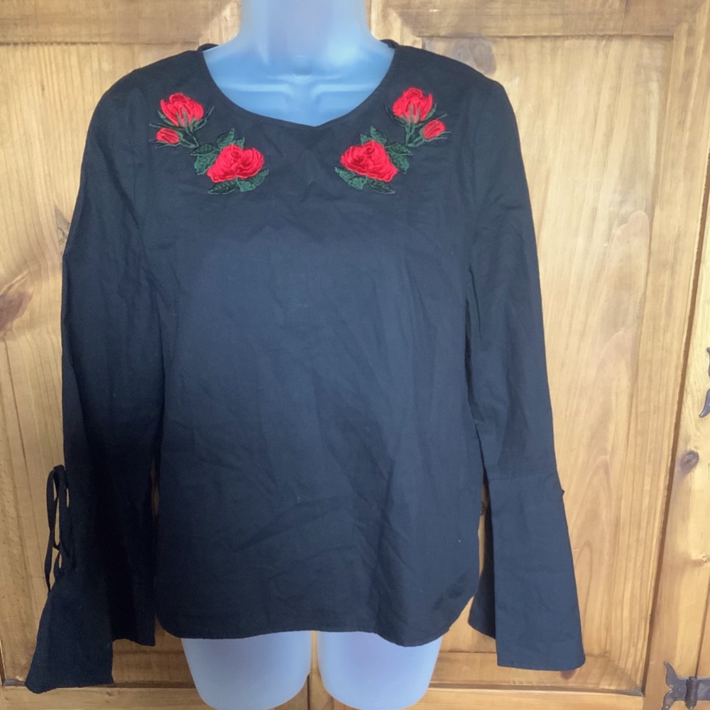 🌺INTU Black blouse